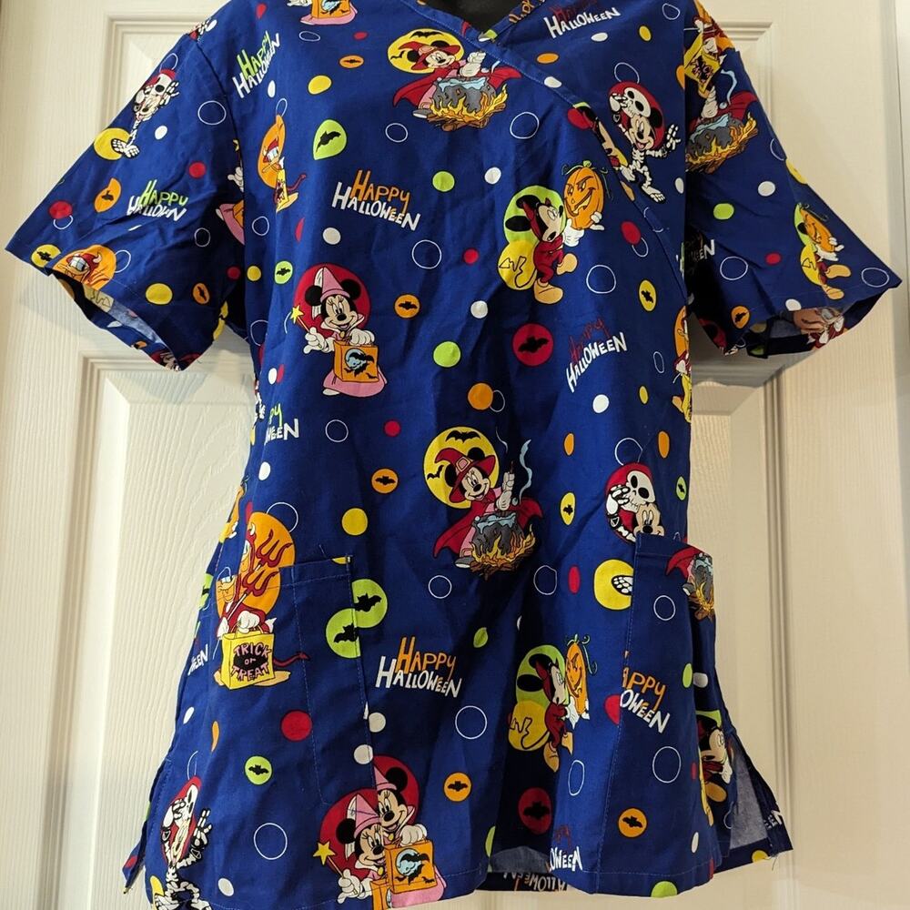 Disney Halloween Scrub Top Sz L